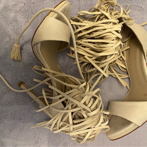 Beige Zara heels . - Picture 4 of 5